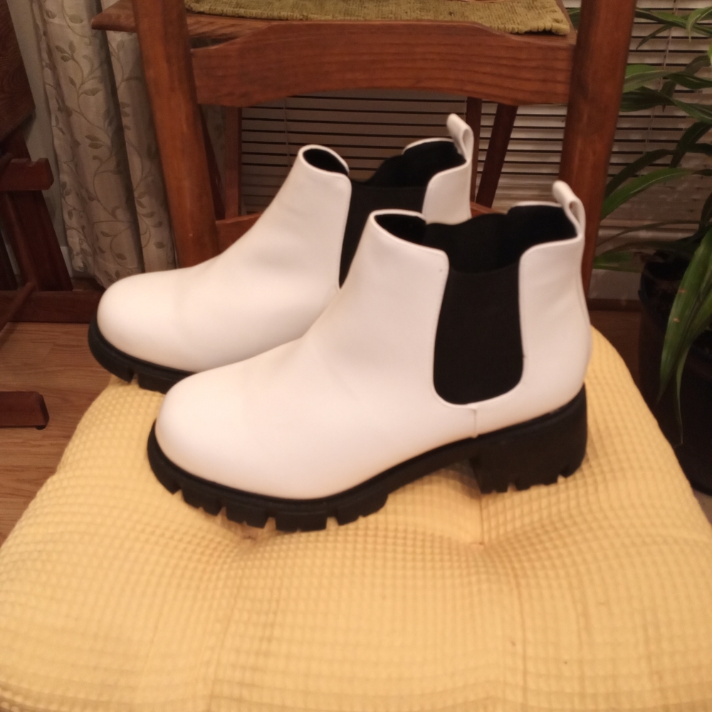 Forever 21 booties